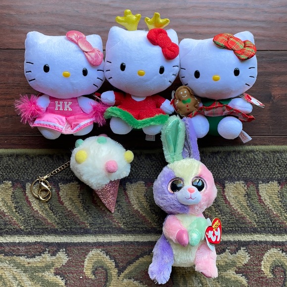SET OF HELLO KITTY & EXTRAS - Picture 1 of 6